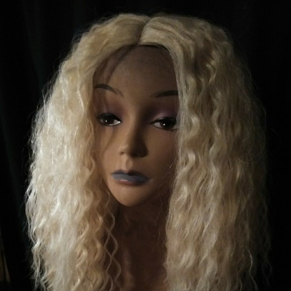 Platinum blondee